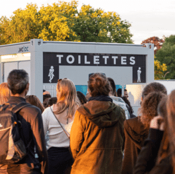 Nombre de toilettes par personne : événements et festivités
