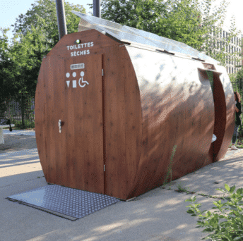 Toilettes publiques en ville, des solutions mobiles existent