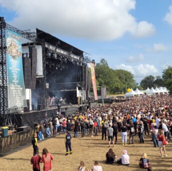 WC Loc présent à la Fête du Bruit à Saint Nolff