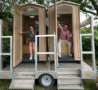 WC Loc - remorque avec deux toilettes sèches pour les événements