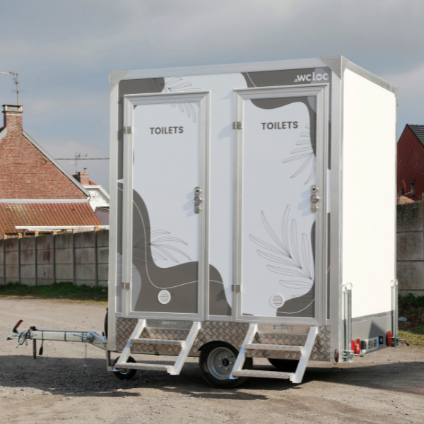Vue extérieure d’une caravane sanitaire Festi